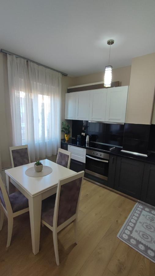 Tirana New Bazaar-Apartment 1 Buitenkant foto